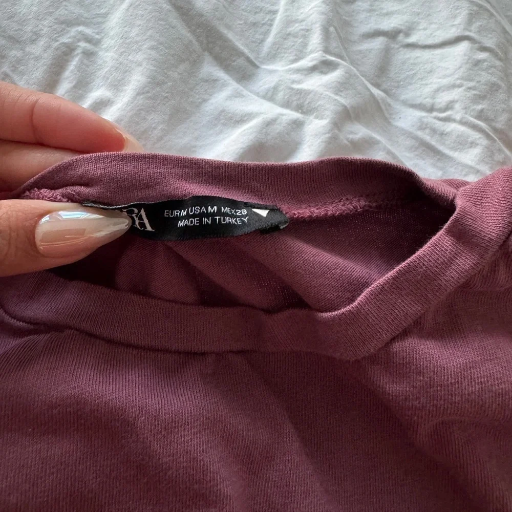 Zara Shoulder Padded Crop Top in Mauve - Picture 3 of 4